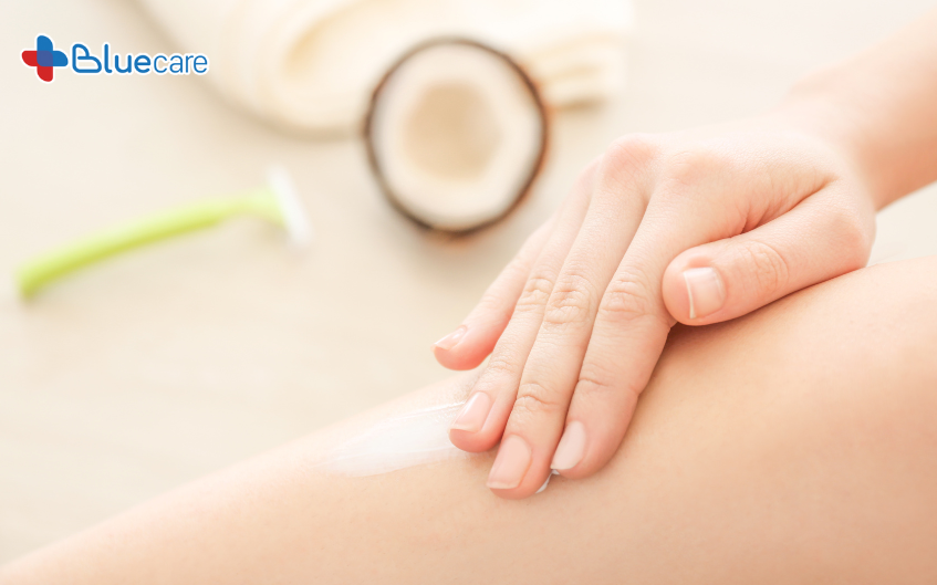 Kết hợp sử dụng dầu dừa khi massage bầu giúp mẹ khắc phục tình trạng rạn da