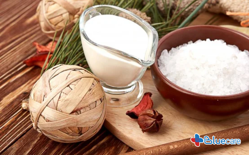 Trị rạn da bằng dầu dừa, muối và đường mang lại hiệu bất ngờ