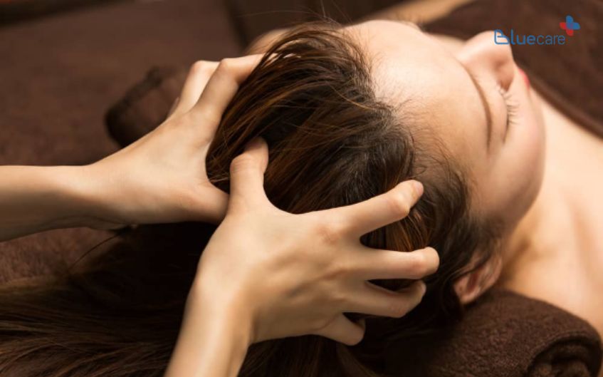 Massage đầu giảm đau cho mẹ bầu
